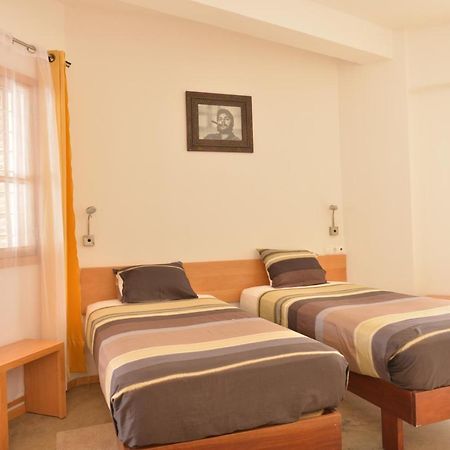 Residencial Che Guevara Bed & Breakfast Mindelo Exterior photo