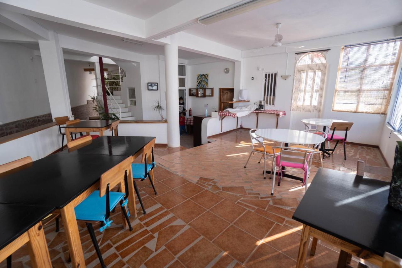 Residencial Che Guevara Bed & Breakfast Mindelo Exterior photo