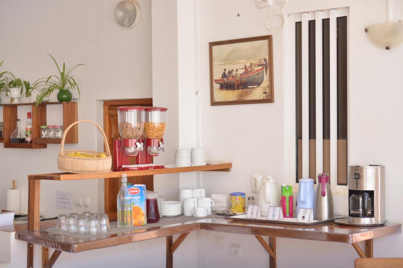 Residencial Che Guevara Bed & Breakfast Mindelo Exterior photo