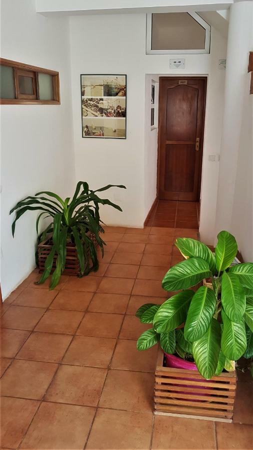 Residencial Che Guevara Bed & Breakfast Mindelo Exterior photo