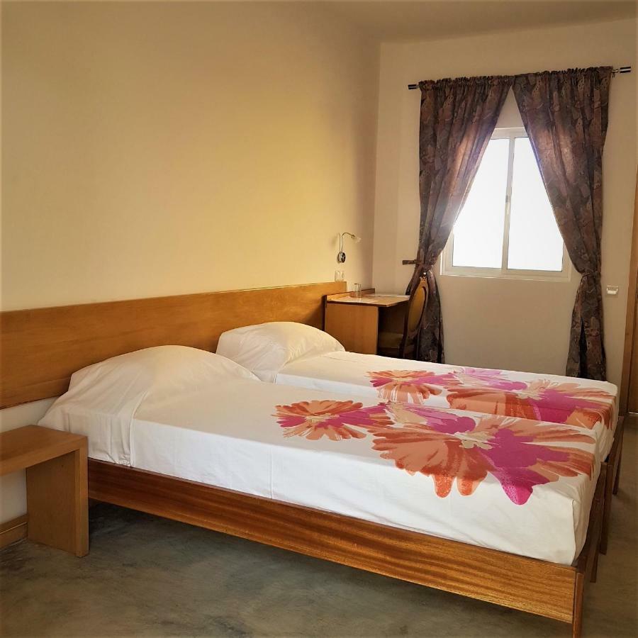 Residencial Che Guevara Bed & Breakfast Mindelo Exterior photo