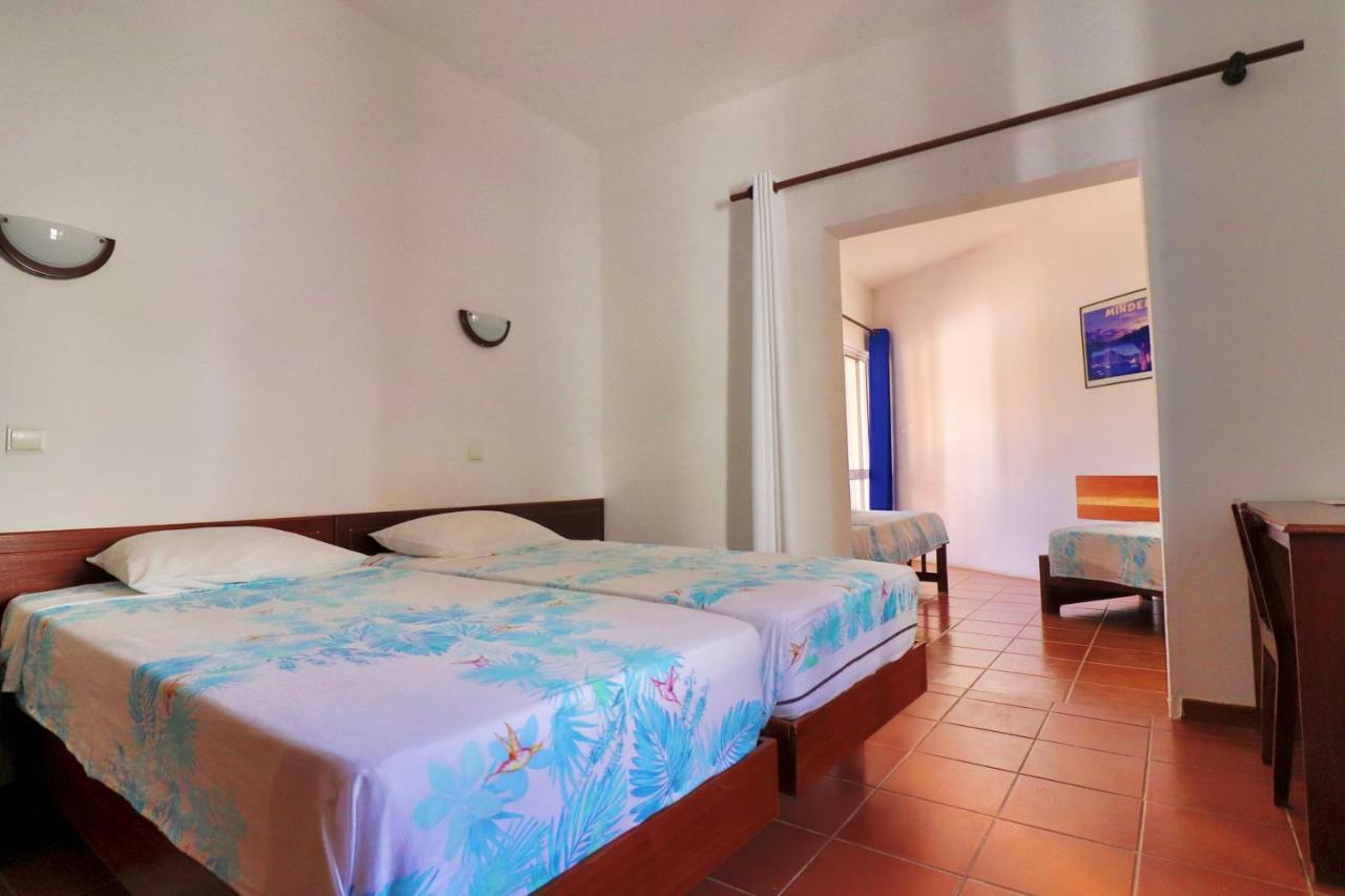 Residencial Che Guevara Bed & Breakfast Mindelo Exterior photo