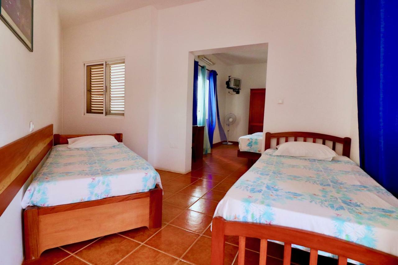 Residencial Che Guevara Bed & Breakfast Mindelo Exterior photo